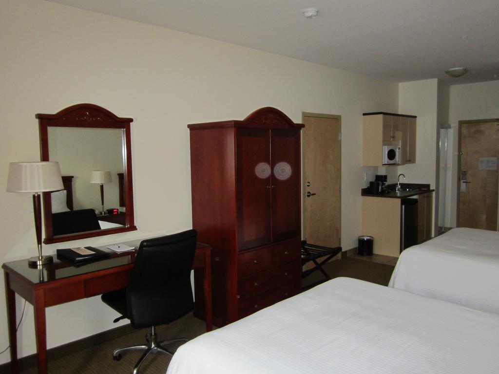 Trend Mountain Hotel & Conference Centre Tumbler Ridge Ruang foto