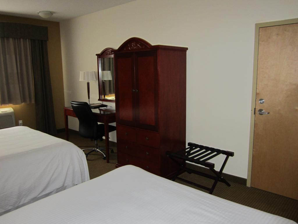 Trend Mountain Hotel & Conference Centre Tumbler Ridge Bagian luar foto