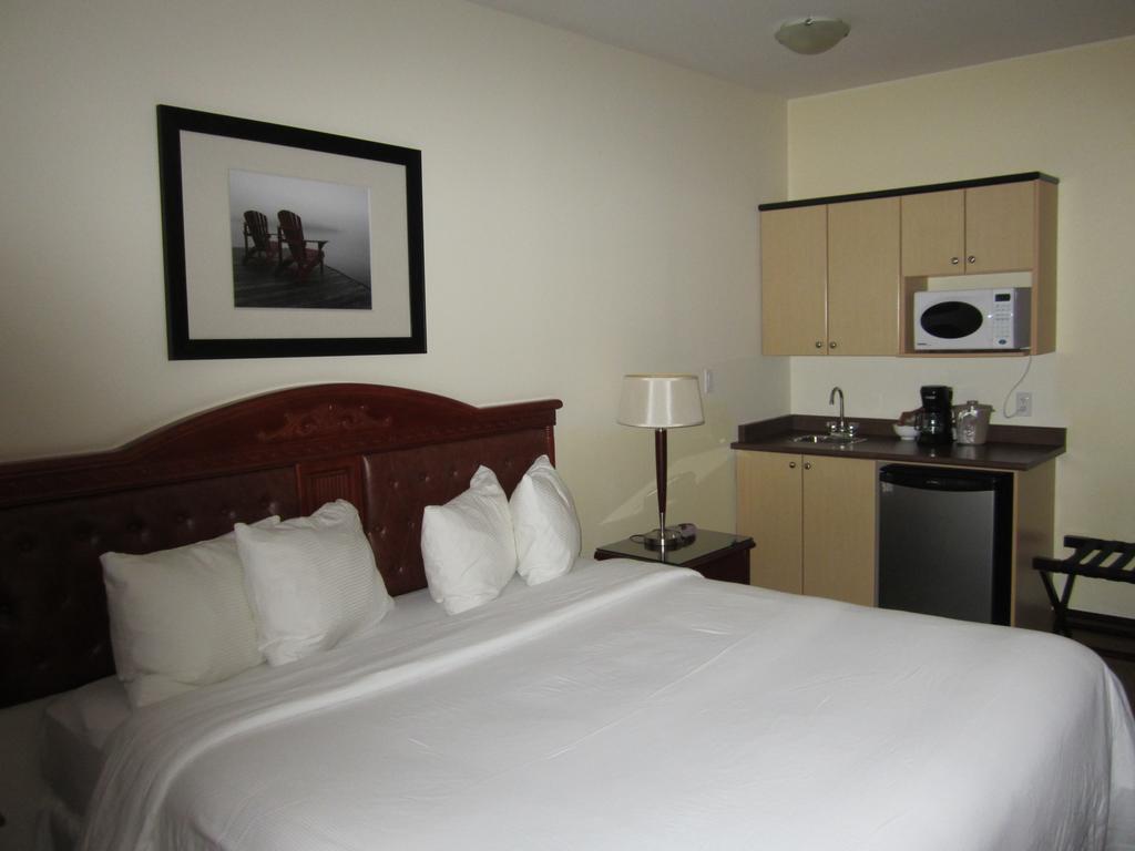 Trend Mountain Hotel & Conference Centre Tumbler Ridge Bagian luar foto