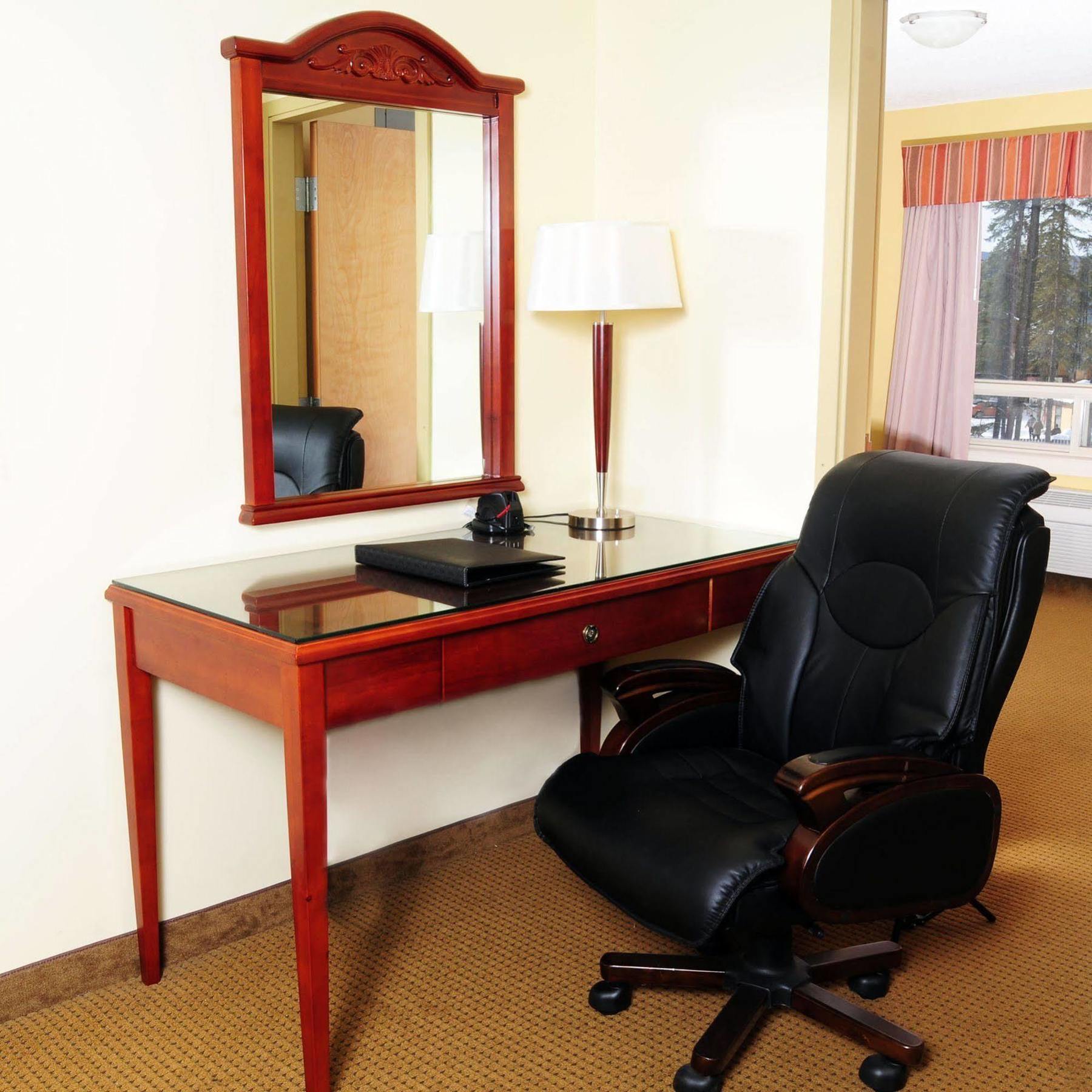 Trend Mountain Hotel & Conference Centre Tumbler Ridge Bagian luar foto