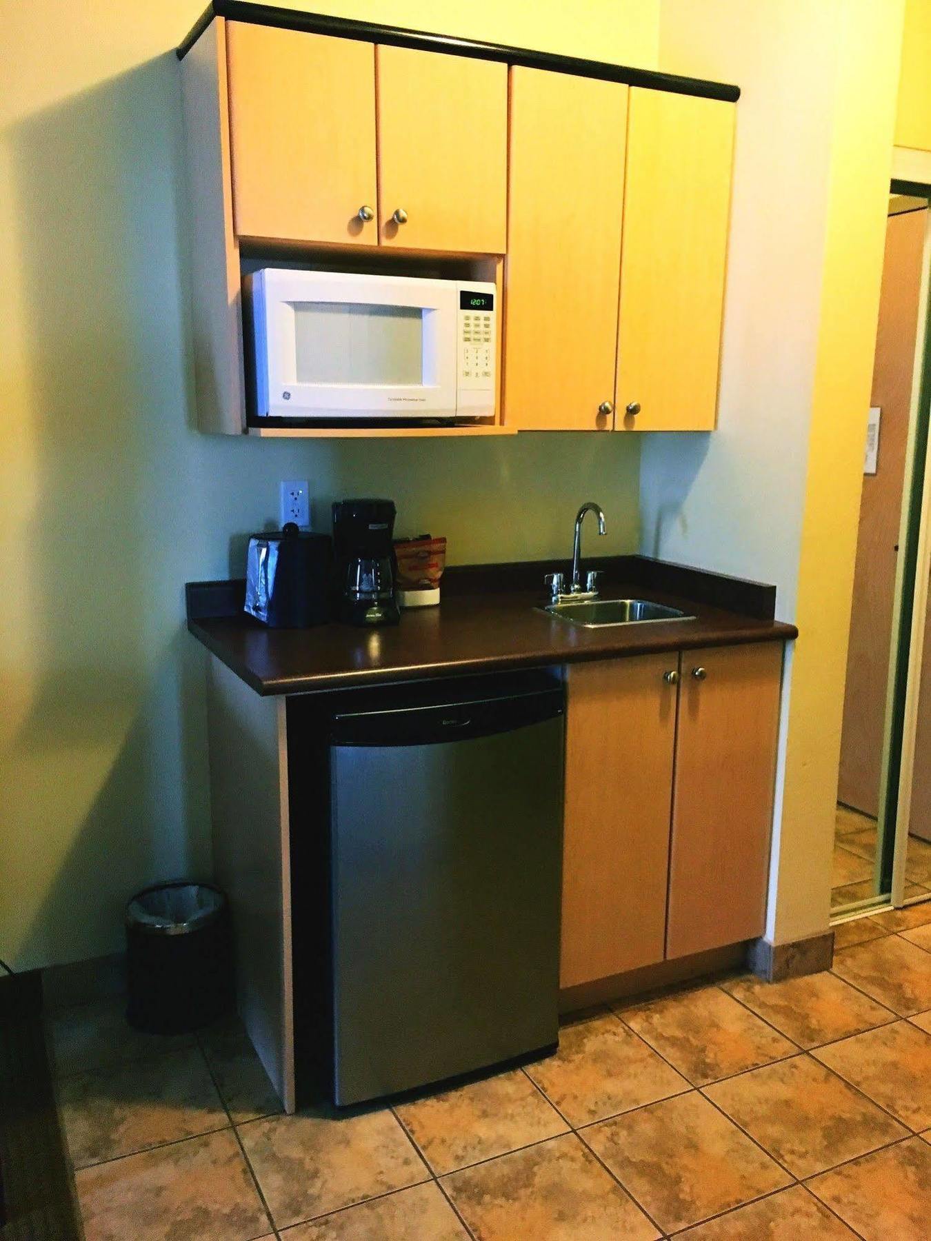 Trend Mountain Hotel & Conference Centre Tumbler Ridge Bagian luar foto