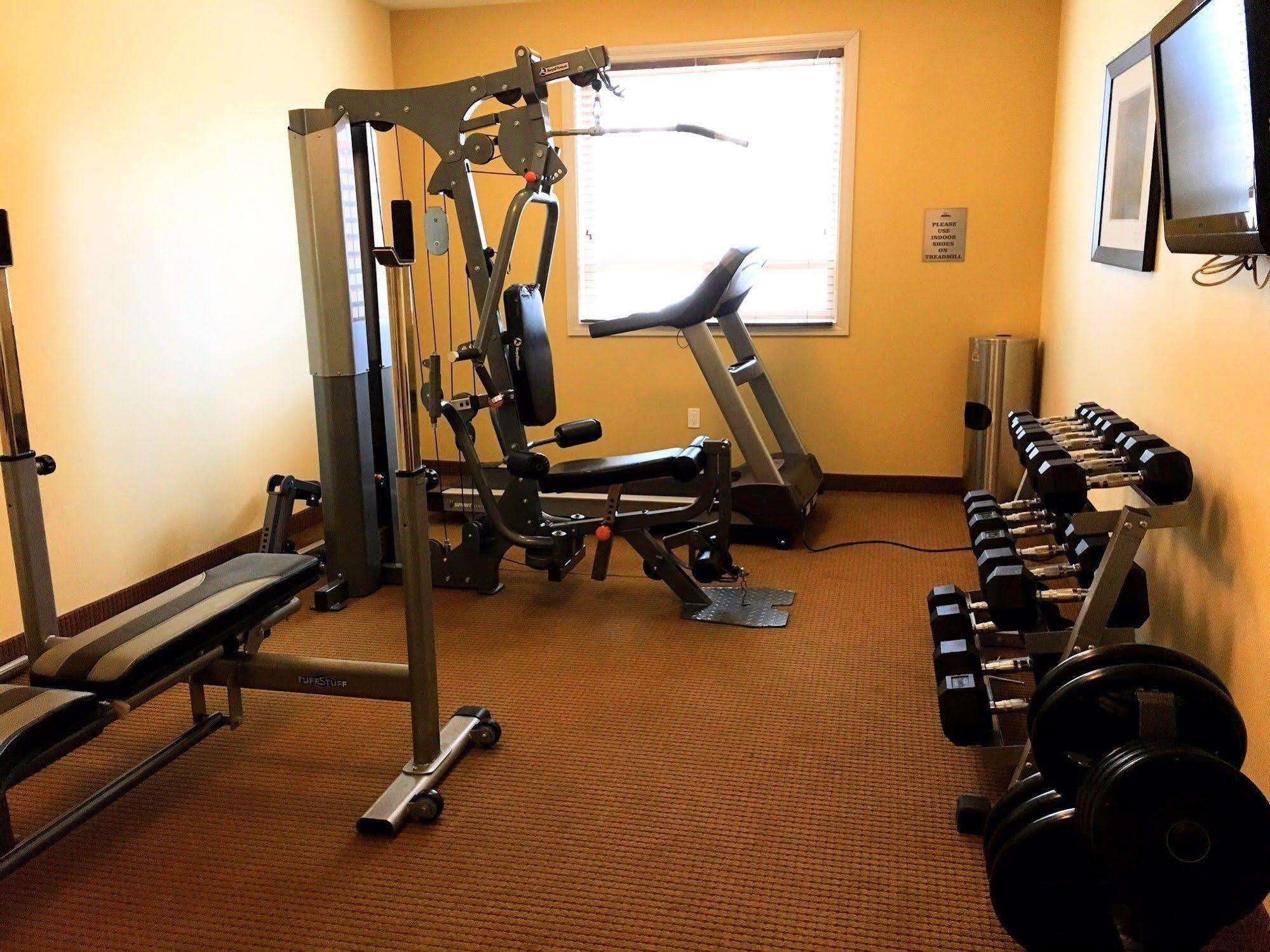 Trend Mountain Hotel & Conference Centre Tumbler Ridge Bagian luar foto