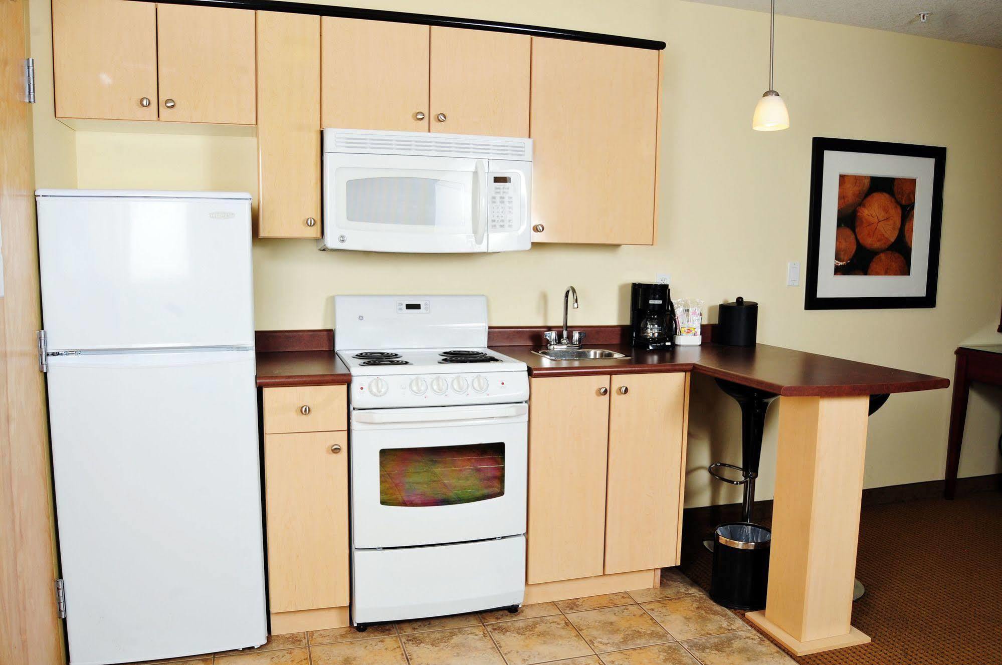 Trend Mountain Hotel & Conference Centre Tumbler Ridge Ruang foto