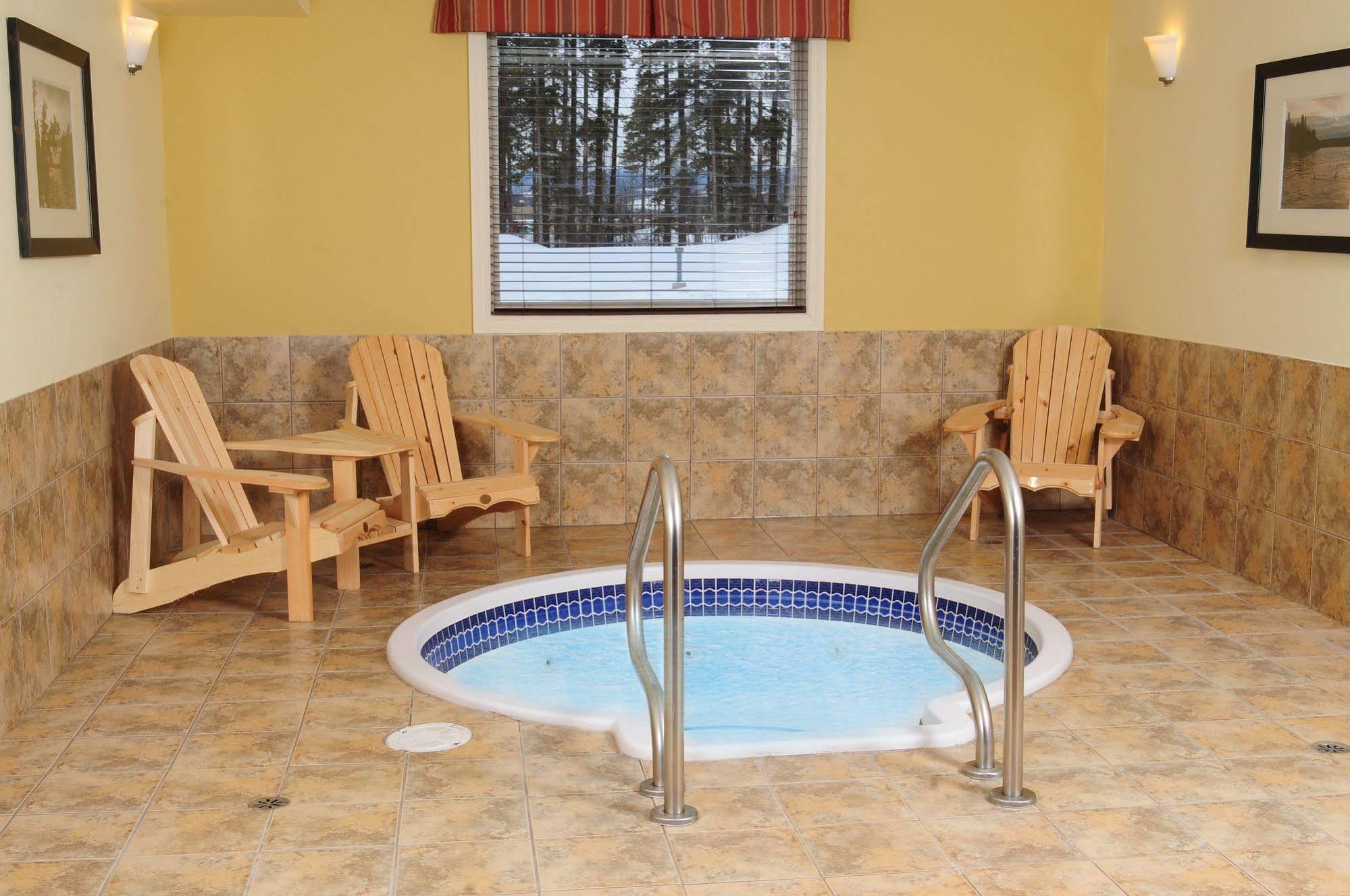 Trend Mountain Hotel & Conference Centre Tumbler Ridge Bagian luar foto